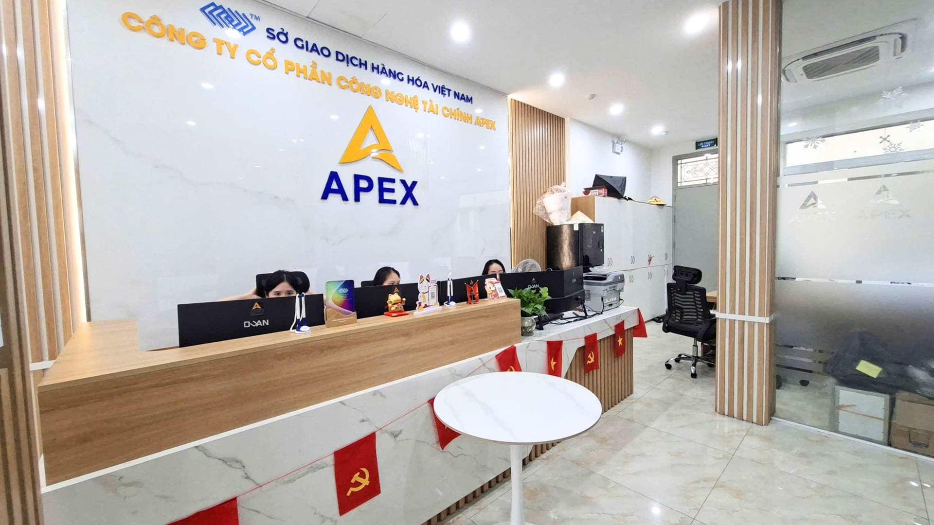 Trụ sở APEX 03